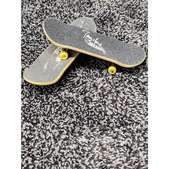 Tony Hawk Hot Wheels Finger Skateboards #A80 - Picture 7 of 9